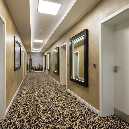 מלון Grand Čáslav